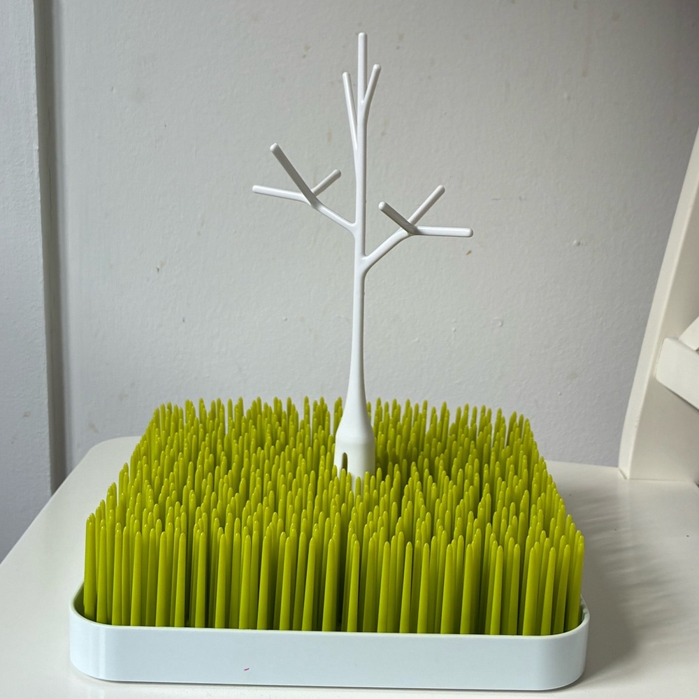BOON Green Grass Bottle Drying Rack with White Tree